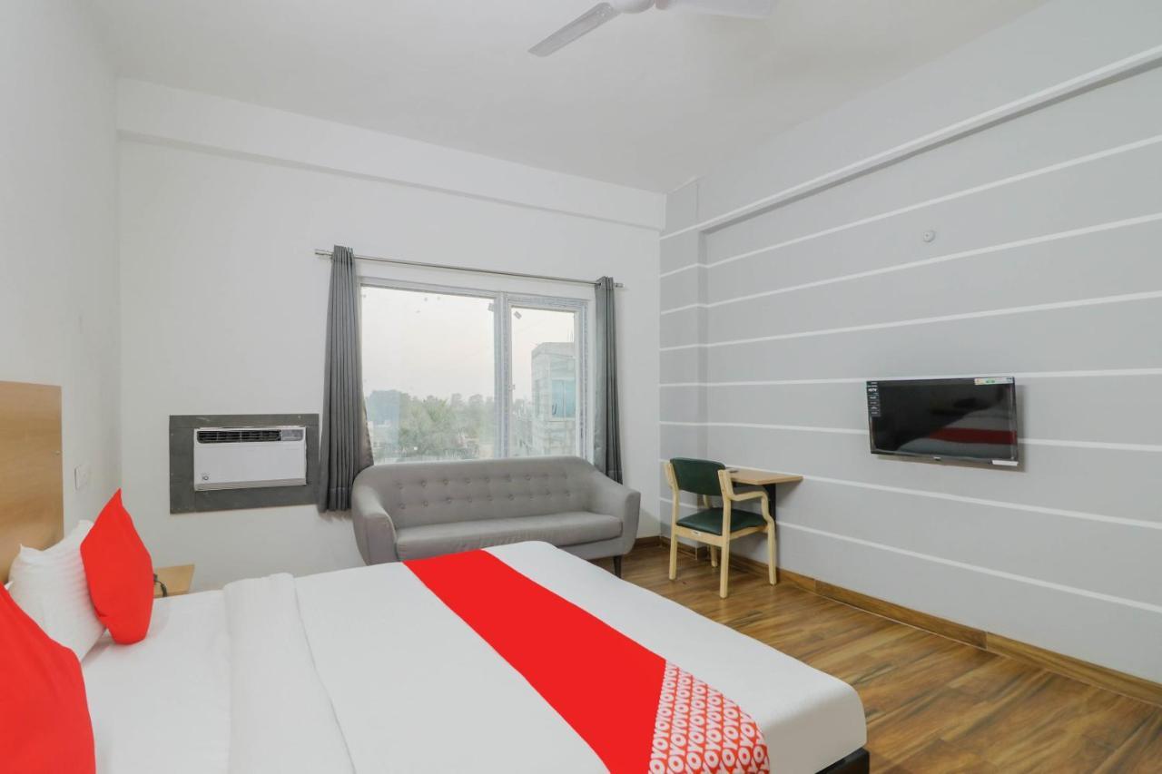 Oyo 43024联排别墅 Bhiwadi 外观 照片