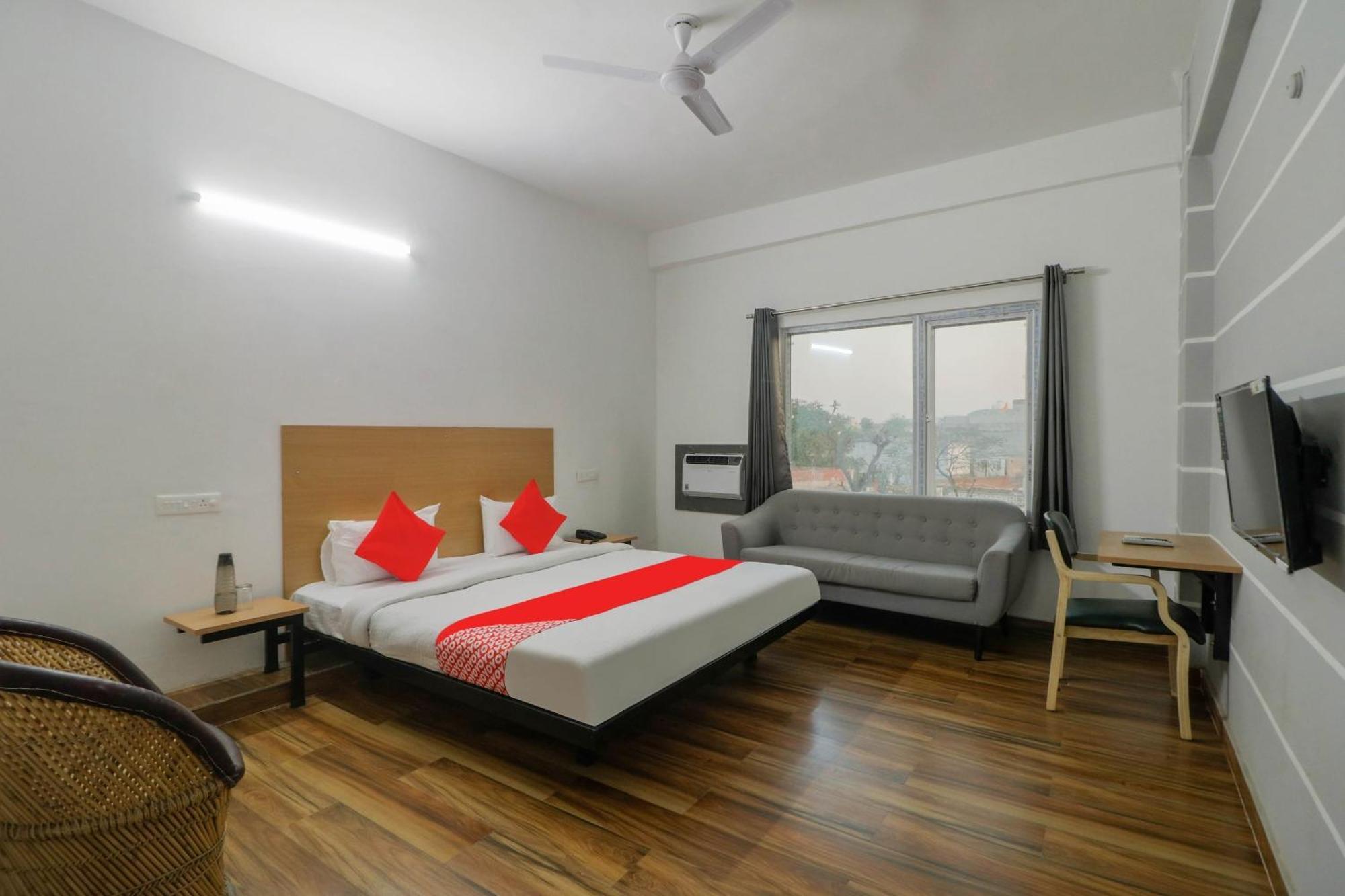 Oyo 43024联排别墅 Bhiwadi 外观 照片